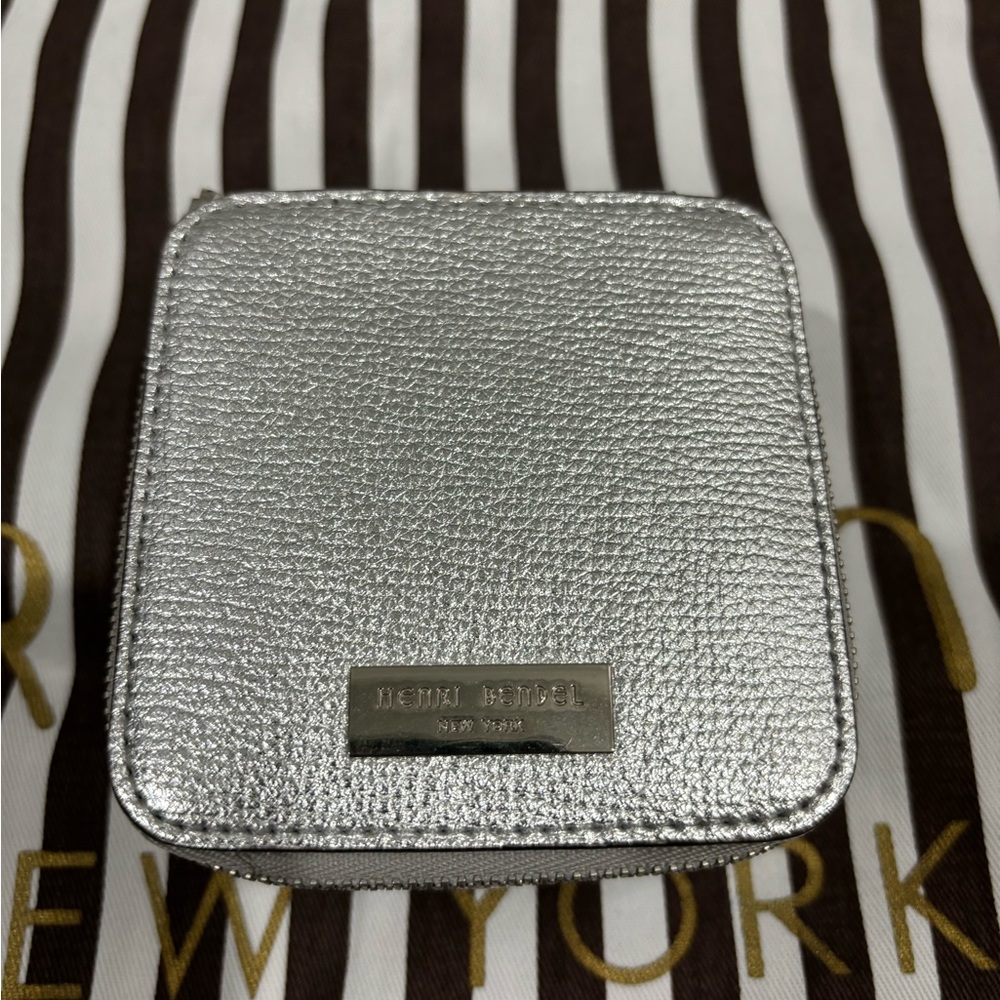 SOLD!!** NWOT NEW HENRI BENDEL JEWELRY CASE FOR TRAVEL! MAKE AN OFFER!